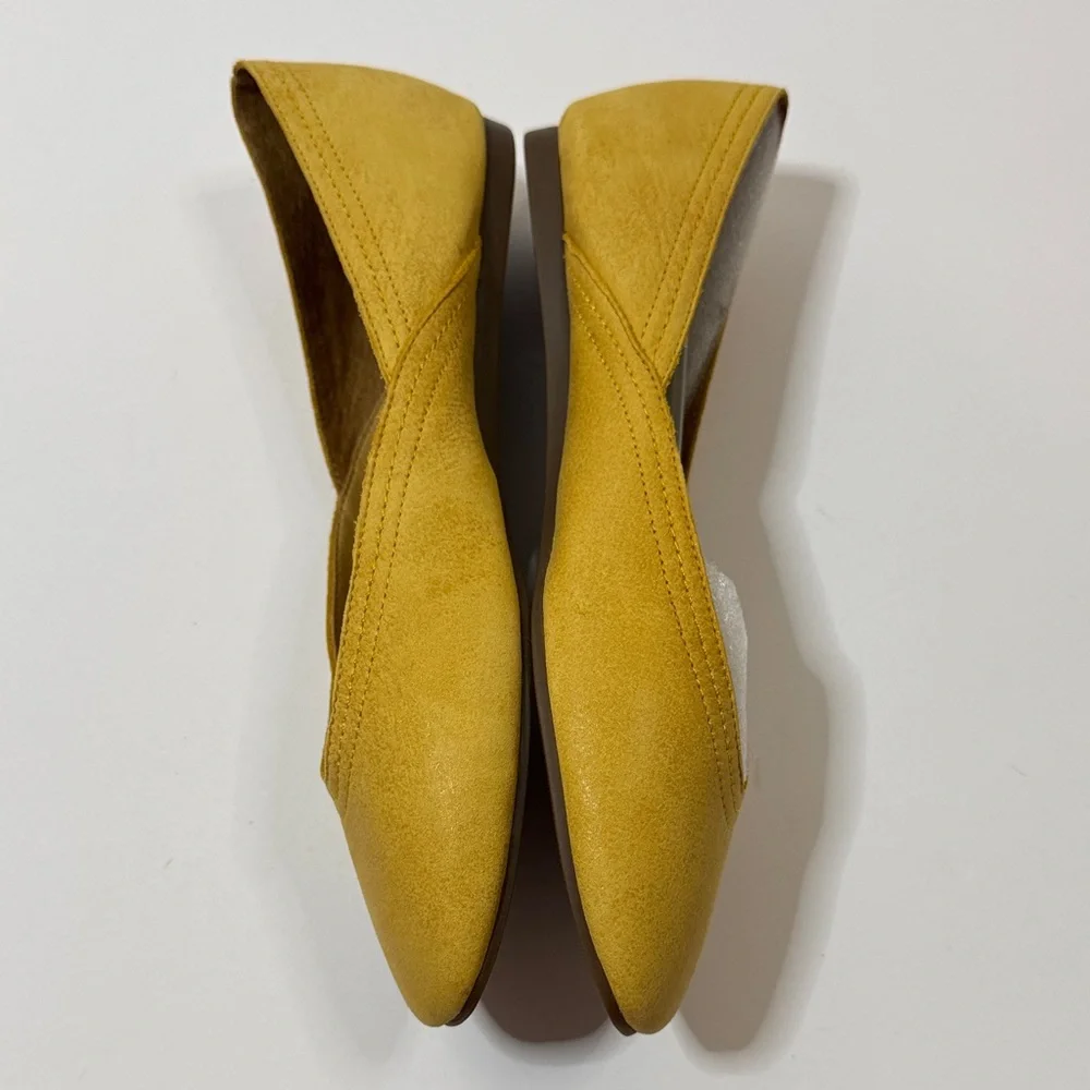 Lucky Brand Goldenrod Leather Alba Flats NEW Size 8
